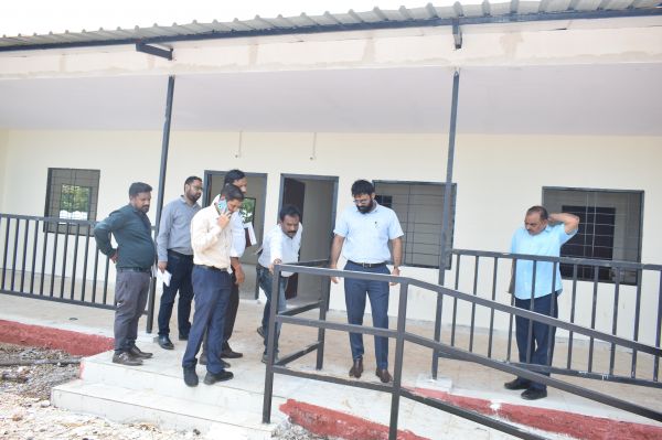 कलेक्टर ने विशेष पिछड़ी जनजाति पहाड़ी कोरवा परिवारों के मल्टी एक्टिविटी सेंटर का किया अवलोकन,महिला, पुरुष और बच्चों के लिए अलग-अलग शौचालय बनाने के दिए निर्देश&nbsp;