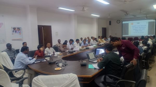 छुटे हुए हितग्राहियों का बनाया जाएगा आयुष्मान कार्ड मुख्य चिकित्सा अधिकारी ने दिए निर्देश