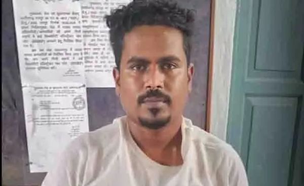 CG News : नक्सलियों को करता था हथियार और विस्फोटक सामान सप्लाई..नक्सली मददगार गिरफ्तार..पढ़ें पूरी समाचार