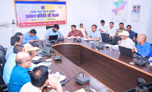 कलेक्टर ने निर्माण एजेंसी को सड़क की गुणवत्ता का विशेष ध्यान रखने के दिए निर्देश.....&nbsp;किसानों के लिए बनाएं किसान क्रेडिट कार्ड&nbsp;