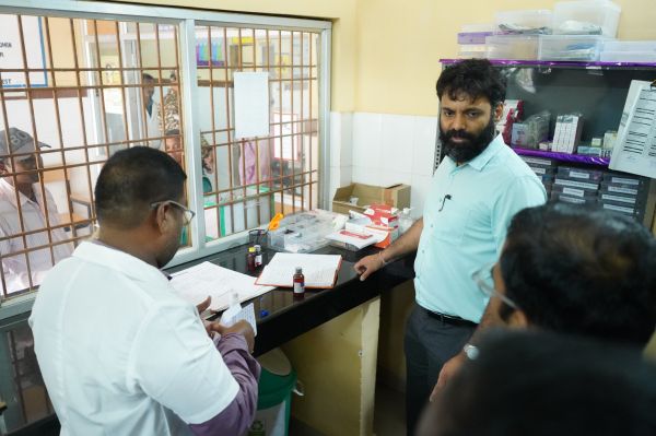 प्राथमिक स्वास्थ्य केंद्र कस्तूरा का कलेक्टर ने किया निरीक्षण....स्वास्थ्य केंद्रों में संस्थागत प्रसव अप्रैल से जून माह &nbsp;एक भी नहीं हुआ वँहा के &nbsp;एएनएम को नोटिस जारी कर वेतन रोकने के निर्देश और निलंबन की अनुशंसा करने के दिए निर्देश