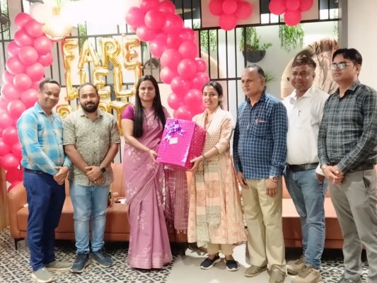 पत्थलगांव एसडीएम आकांक्षा त्रिपाठी को बुधवार को दी गई भावभीनी विदाई&nbsp;