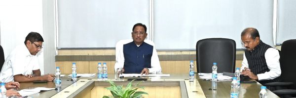 मुख्यमंत्री ने खाद की उपलब्धता को लेकर उच्च स्तरीय समीक्षा बैठक में अधिकारियों को दिए सख्त निर्देश....किसानों को खाद की कमी न हो