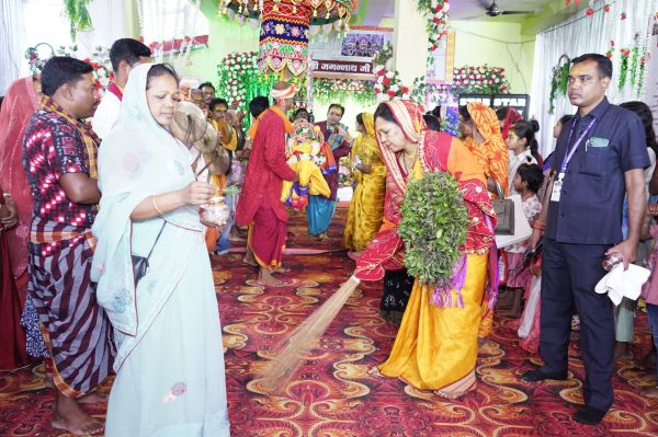 *श्री जगन्नाथ महाप्रभु जी की विशाल बाहुड़ा रथ यात्रा दोकड़ा में संपन्न, श्रद्धा और भक्ति में झूमे श्रद्धालु ,मुख्यमंत्री की धर्मपत्नी श्रीमती कौशल्या साय ने निभाई रथ खींचने की रस्म...*