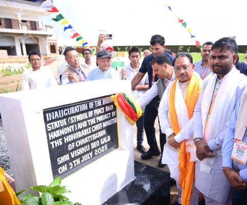 *बुद्ध प्रतिमा की स्थापना से मैनपाट बनेगा शांति और समावेशी संस्कृति की नई पहचान : मुख्यमंत्री.....तिब्बती रीति-रिवाजों के अनुरूप आत्मीय स्वागत से मुख्यमंत्री हुए अभिभूत*