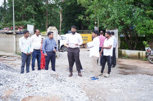 कलेक्टर ने कल्याण आश्रम के सीएसआर फंड से बन रहे 35 करोड़ 53 लाख रूपए की लागत से अत्याधुनिक अस्पताल का किया अवलोकन