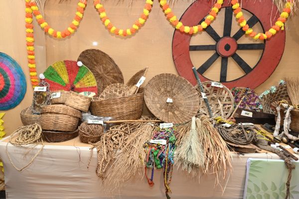 *मुख्यमंत्री निवास में हरेली उत्सव: छत्तीसगढ़ी परंपराओं की झलक, पारंपरिक कृषि यंत्रों के साथ बिखरी सांस्कृतिक छटा*