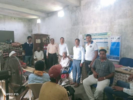 *सहकारी समितियों में कार्यशाला का आयोजन कर,अंतर्राष्ट्रीय सहकारिता वर्ष के उपलक्ष्य में किसानों को फसल बीमा की दी जा रही जानकारी*