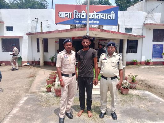 बिहार ले जा रही 51 लाख की अवैध शराब पकड़ी:&nbsp; नेशनल हाइवे से गुजर रहे ट्रक को जशपुर पुलिस ने रोका, तिरपाल हटाते ही दिखी '285 पेटी अवैध शराब'.....चालक सहित ट्रक को लिया कब्जे में