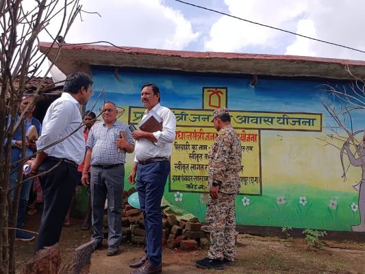 *जिला पंचायत सीईओ ने सारूडाप, सामरबार और रोकड़ा में जनमन आवास का किया निरीक्षण*