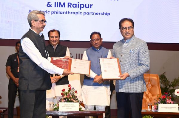 *छत्तीसगढ़ शासन, आईआईएम, एनआईटी और मोतीलाल ओसवाल फाउंडेशन के त्रिपक्षीय एमओयू पर हस्ताक्षर.....हस्ताक्षर के साक्षी बने मुख्यमंत्री श्री विष्णु देव साय*