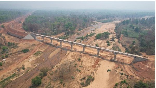 *बस्तर के विकास में एक और बड़ा कदम : दल्लीराजहरा&ndash;रावघाट रेल परियोजना दिसंबर तक होगी पूरी*
