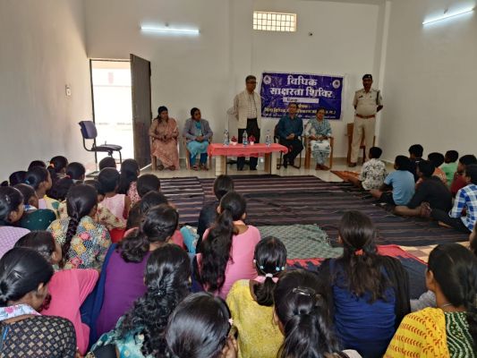 *शासकीय आदिवासी प्री.मैट्रिक छात्रावास नारायणपुर एवं बासंताला में आयोजन किया गया विधिक जागरूकता शिविर*