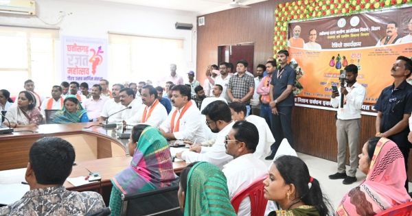 ग्रामीण महिलाओं के सशक्तिकरण की नई पहल : &lsquo;दीदी के गोठ&lsquo; रेडियो कार्यक्रम का पूरे प्रदेश में हुआ प्रसारण