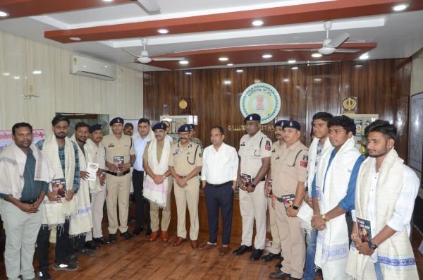 बेबीलॉन टावर में अग्नि दुर्घटना :&nbsp;मुख्यमंत्री श्री साय के निर्देश पर त्वरित रेस्क्यू ऑपरेशन......जाबांज युवाओं को कलेक्टर-एसएसपी ने किया सम्मानित