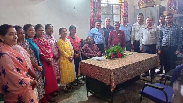 शासकीय उच्चतर माध्यमिक विद्यालय.बरगांव में नए प्राचार्य का किया गया आत्मीय स्वागत