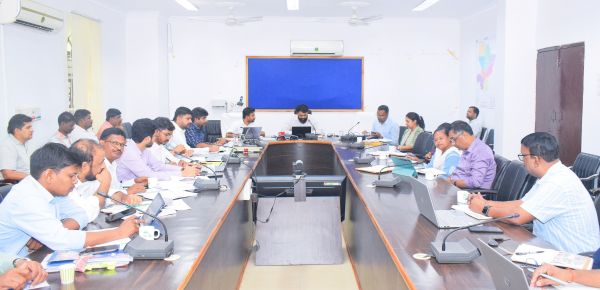 माइक्रोफाइनेंस कंपनियों द्वारा ऋण वसूली के दौरान सवः सहायता समूह को अनावश्यक रूप से परेशान करने पर होगी शख्त कार्रवाई : कलेक्टर