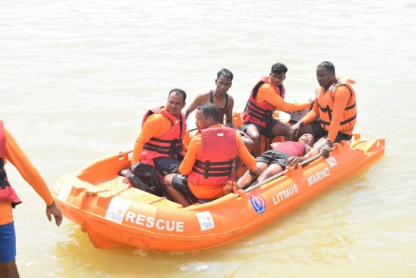 मयाली नेचर कैंप एवं ईब नदी पर बाढ़ आपदा से बचाव एवं राहत कार्यों के मॉक ड्रिल का हुआ आयोजन