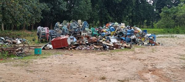 धड़ल्ले से फल-फूल रहा है अवैध कबाड़ की दुकान..... कबाडिय़ों पर  पुलिस प्रशासन की मौन स्वीकृति