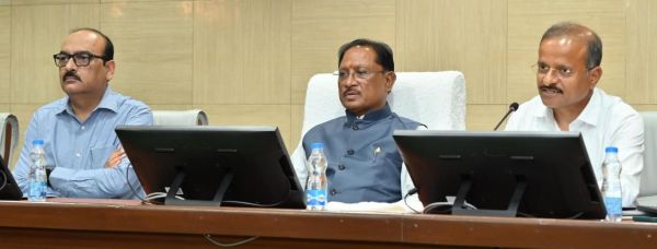 मुख्यमंत्री की विभागीय सचिवों और विभागाध्यक्षों के साथ मैराथन बैठक....अधिकारियों को स्व-मूल्यांकन कर सुधार करने के दिए निर्देश.....मंत्रालय में 1 दिसंबर से लागू होगी बायोमैट्रिक अटेंडेंस