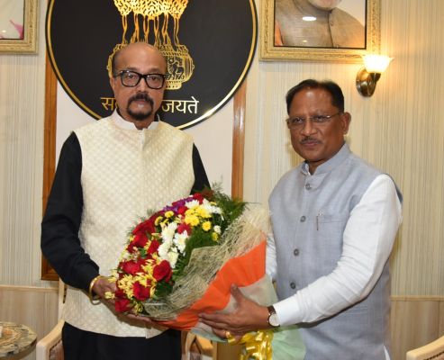 राजभवन में दीपावली मिलन समारोह का हुआ आयोजन,मुख्यमंत्री श्री साय सहित जनप्रतिनिधिगण एवं गणमान्य नागरिक रहे उपस्थित