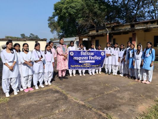 प्री मैट्रिक बालक छात्रावास और एमएलबी कन्या विद्यालय में विधिक जागरूकता कार्यक्रम का हुआ आयोजन