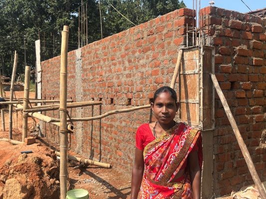 महतारी वंदन और आवास योजना बनीं ग्रामीण महिला की ताकत,पीएम आवास से साकार हुआ पक्के घर का सपना