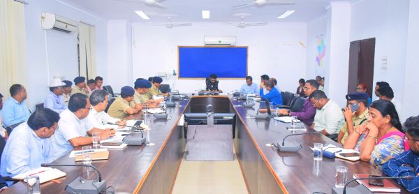 कलेक्टर की अध्यक्षता में जिलास्तरीय सड़क &nbsp;सुरक्षा समिति की बैठक हुआ आयोजित, घायलों को मिले शीघ्र उपचार