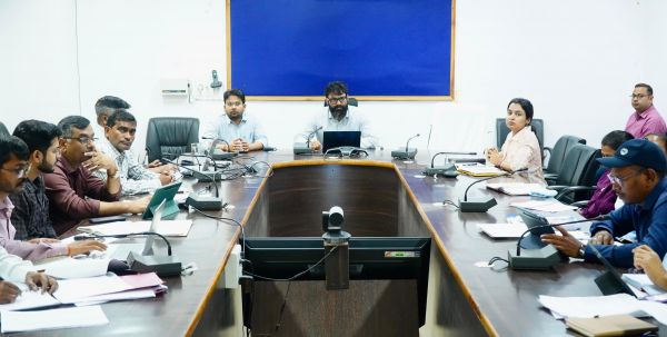 कलेक्टर श्री रोहित व्यास ने जनपद पंचायत एवं एनआरएलएम की समीक्षा बैठक ली,विकास कार्यों में तेजी लाने के दिए निर्देश