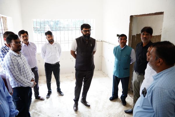 बगीचा में जनसुविधा, स्वास्थ्य और खेल अवसंरचना के विकास कार्यों का कलेक्टर ने लिया जायजा