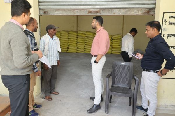 रायगढ : धान खरीदी का महापर्व 15 नवंबर से शुरू, तैयारियां पूरी -कलेक्टर एवं पुलिस अधीक्षक ने किया केंद्रों का निरीक्षण