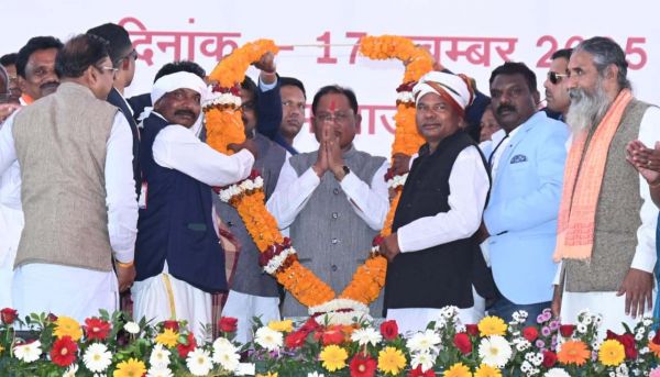 कोंडागांव में गाड़ा समाज बूढ़ादेव महोत्सव में शामिल हुए मुख्यमंत्री,127 करोड़ रुपए के विकास कार्यों का लोकार्पण-शिलान्यास:100 सीटर छात्रावास और पहुंच मार्ग की घोषणा&nbsp;