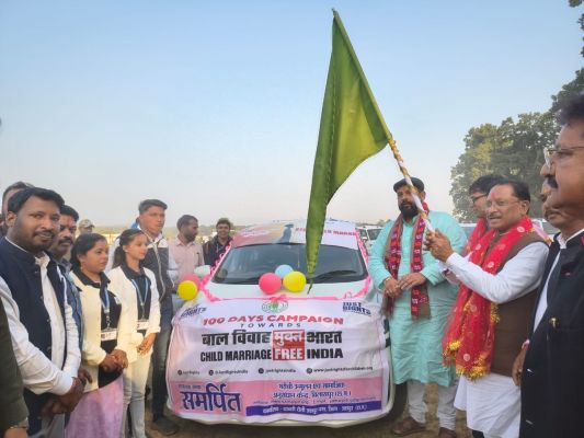 मुख्यमंत्री श्री विष्णुदेव साय ने किसान महतारी सम्मेलन स्थल से बाल विवाह मुक्त भारत अभियान जागरूकता रथ को हरी झंडी दिखाकर किया रवाना