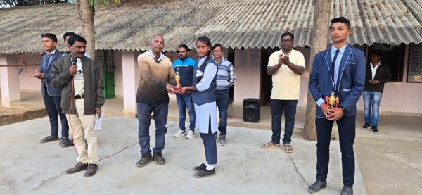 कलेक्टर रोहित व्यास के द्वारा प्रारंभ किए गए चेकमेट एट जशपुर कार्यक्रम के तहत तीन चरणों में आयोजित हो रही है शतरंज प्रतियोगिता