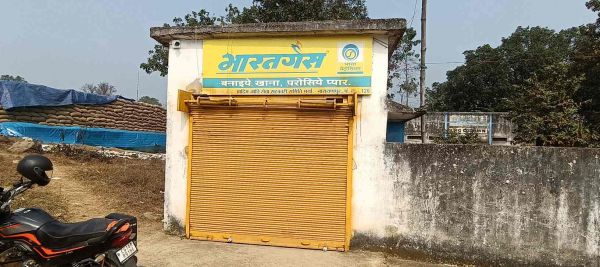 नारायणपुर में भारत गैस एजेंसी बनी उपभोक्ताओं की मुसीबत,सिलेंडर के लिए भटक रहे उपभोक्ता,उज्ज्वला उपभोक्ता सबसे ज्यादा प्रभावित,