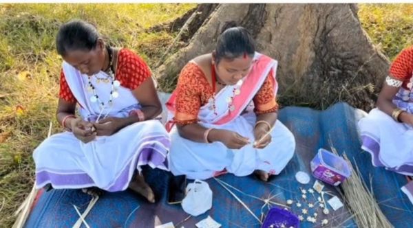 राष्ट्रपति श्रीमती द्रौपदी मुर्मू ने जशक्राफ्ट हस्तशिल्प उत्पादों की सराहना 