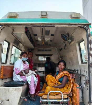 मुख्यमंत्री श्री विष्णुदेव साय के नेतृत्व में जशपुर जिले की स्वास्थ्य सेवाओं को मिली नई ताकत, डायल 108 संजीवनी एक्सप्रेस से वर्ष 2025 में 10,114 मरीजों को मिला जीवन रक्षक लाभ