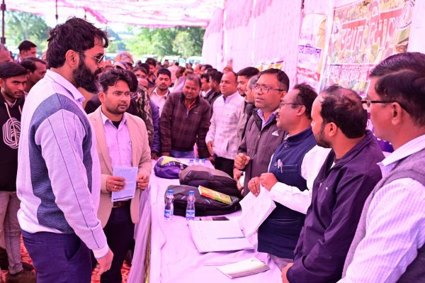 मुख्यमंत्री विष्णुदेव साय के मंशानुरूप ग्रामीणों को घर के करीब ही मिल रहा है उनकी समस्याओं का समाधान,ग्राम पंचायत सुलेसा में जिला स्तरीय सुशासन शिविर आयोजित