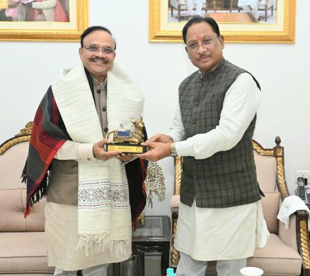 मुख्यमंत्री श्री विष्णुदेव साय से भारत स्काउट एवं गाइड्स के राष्ट्रीय अध्यक्ष डॉ. अनिल जैन ने की सौजन्य मुलाकात