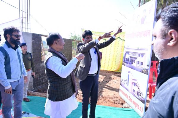 मुख्यमंत्री विष्णुदेव साय ने बगीचा में 1 करोड़ की लागत से बन रहे मंगल भवन निर्माण कार्य का किया अवलोकन,गुणवत्ता और समय-सीमा पर दिया विशेष जोर