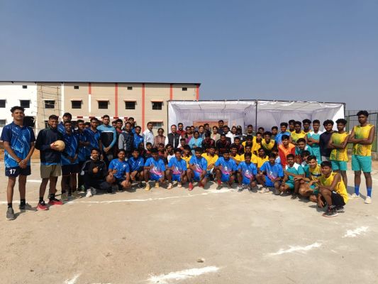 सेक्टर स्तरीय हैंडबॉल प्रतियोगिता में सरस्वती कॉलेज अंबिकापुर का दबदबा, एनईएस कॉलेज जशपुर पहली बार बना उपविजेता,एनईएस खेल मैदान में हुआ रोमांचक फाइनल मुकाबला