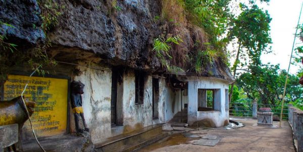 आस्था के साथ खिलवाड़ ! छत्तीसगढ़ के प्रसिद्ध कैलाश गुफा शिव मंदिर के कपाट वर्षों से बंद, श्रद्धालुओं में भारी आक्रोश,सनातन समाज ने जिला प्रशासन को सौंपा ज्ञापन,2 फरवरी तक मंदिर नहीं खुला तो 5 फरवरी से&nbsp; अनिश्चितकालीन आंदोलन का ऐलान