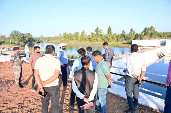 बिना बिजली-डीजल के नदी के बहाव से सिंचाई, सरगुजा संभाग की पहली हाइड्रो पावर पम्पिंग योजना बनी मिसाल &nbsp;100 एकड़ खेतों को मिलेगा जीवनदान,&nbsp;