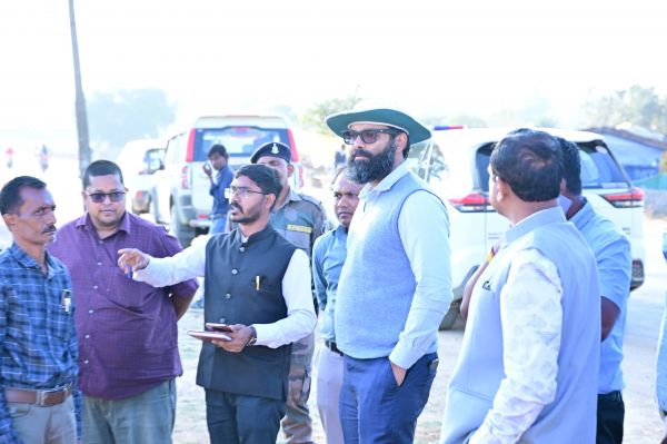 कांसाबेल में नहर को दूषित करने वालों पर कलेक्टर का सख्त निर्देश, घर का गंदा पानी बहाया तो लगेगा जुर्माना, अतिक्रमण पर होगी कानूनी कार्रवाई