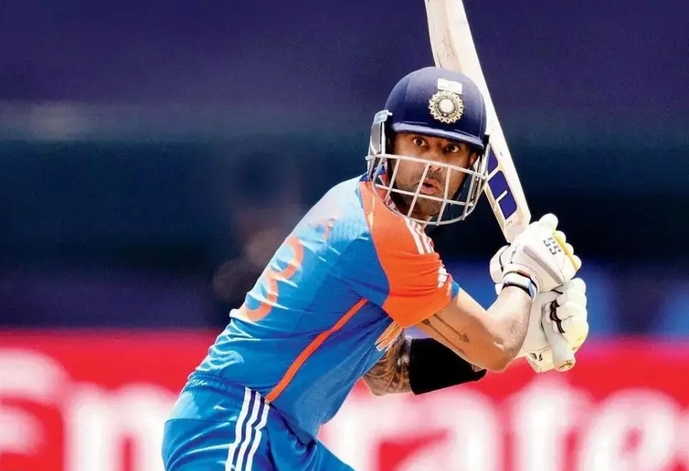 Sports News : Asia Cup में 4 छक्के जड़ते ही सूर्यकुमार यादव रचेंगे इतिहास..अभी तक सिर्फ रोहित शर्मा ही कर सके हैं यह खास कमाल..पढ़ें पूरी ख़बर